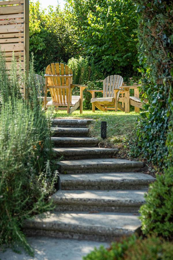 Wisteria View With Hottub & Cabin Sleeps 20 Chippenham  Exterior photo